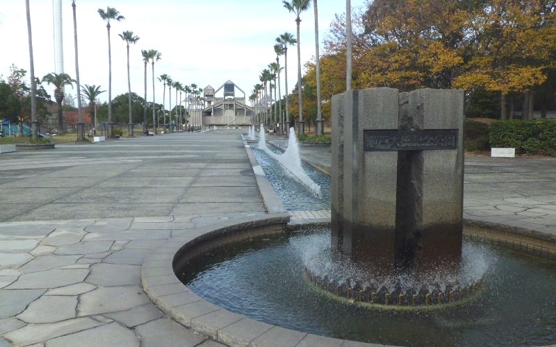 瀬戸大橋記念公園の水の回廊の全景