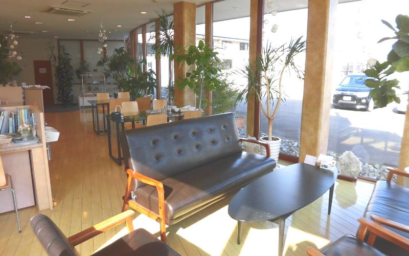 クリスタルガーデンのカフェスペース